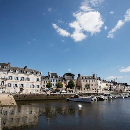 Vue Imprenable Sur Le Port, Charmant Et Clair! 반느 외부 사진