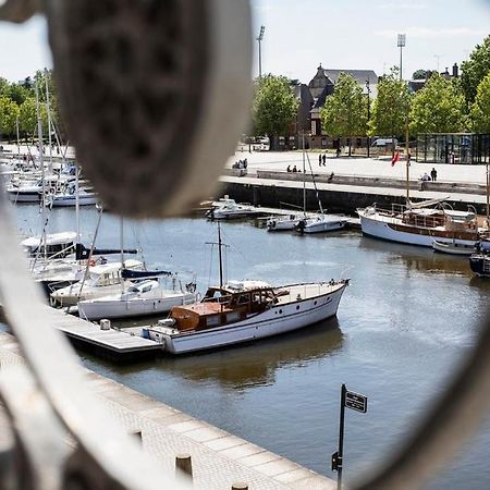 Vue Imprenable Sur Le Port, Charmant Et Clair! 반느 외부 사진