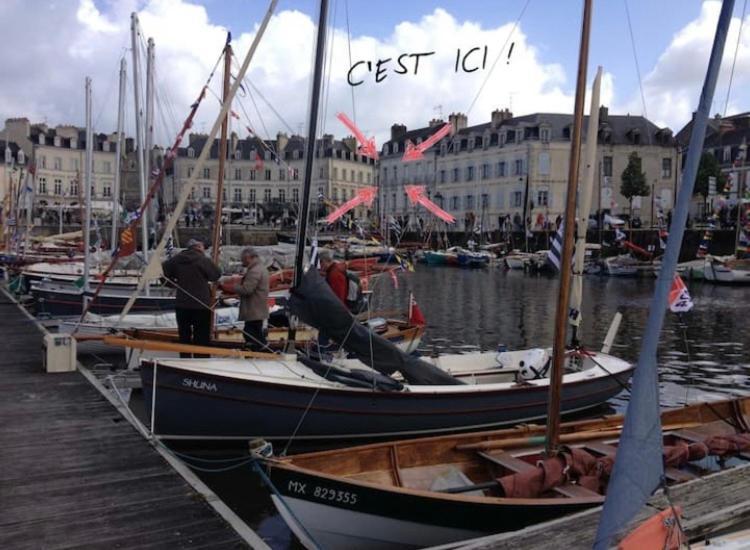 Vue Imprenable Sur Le Port, Charmant Et Clair! 반느 외부 사진